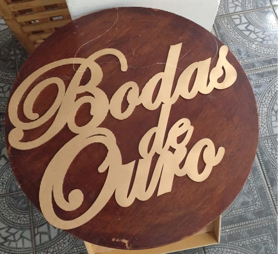 Letreiro Bodas de Ouro  - Sua Festa Pegue & Monte