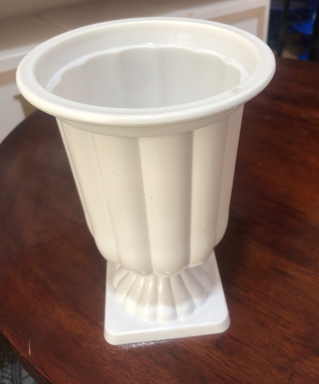 Vaso Romano de Mesa Branco Ripado G - Sua Festa Pegue & Monte