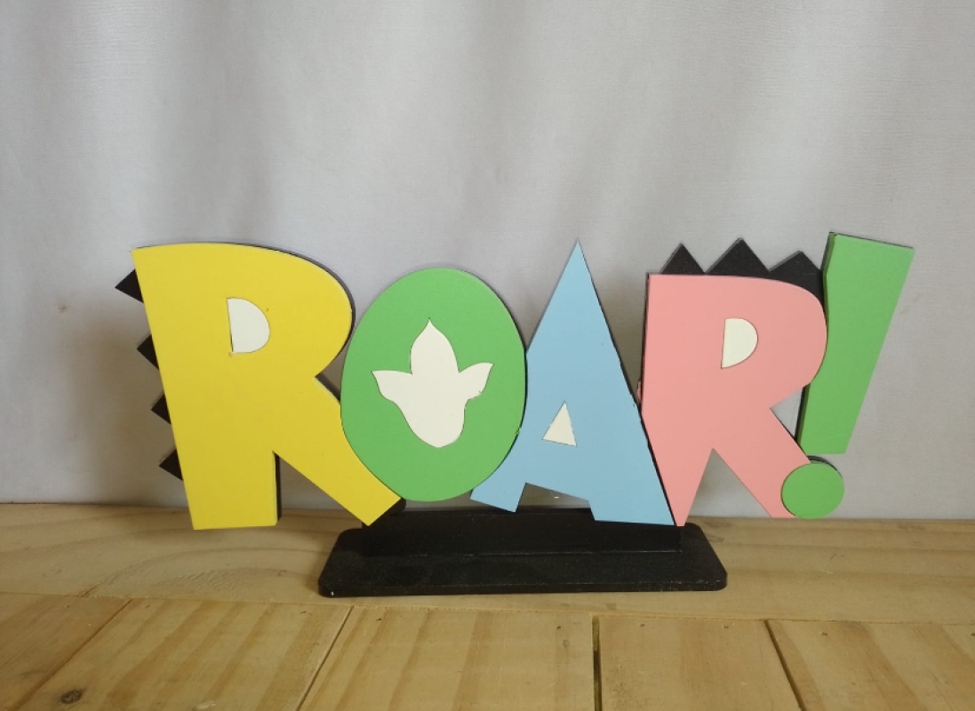 Display Placa Roar (Candy) - Jessica Souza de Macedo