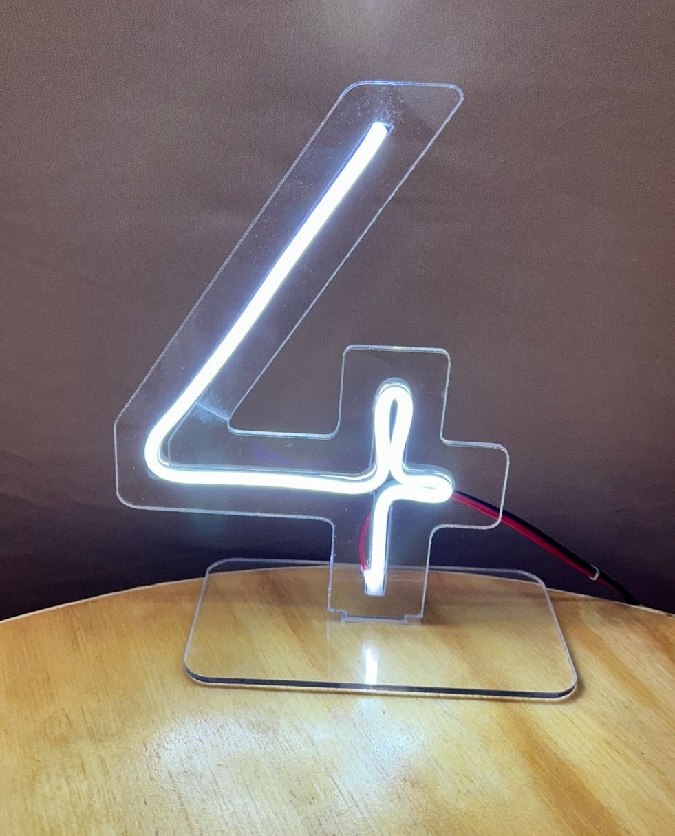  Led Mesa - Número 4 (20Cm) - Cor Fria - Jessica Souza de Macedo