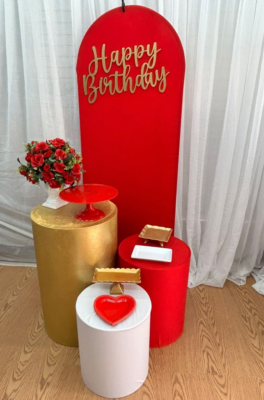 Pegue & Monte  - Vermelho Com Dourado -  (Modelo 01) - Jessica Souza de Macedo