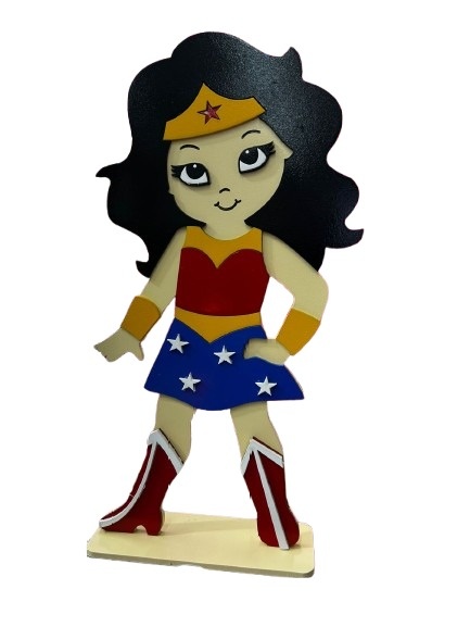Display Mulher Maravilha - Jessica Souza de Macedo