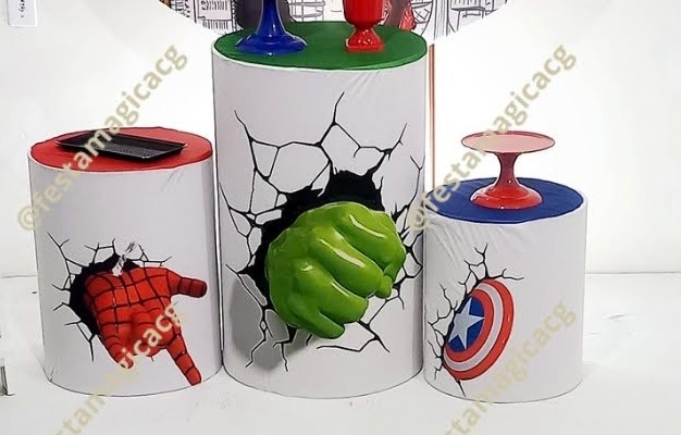 Painel Vingadores Fundo Branco - Olivete Filgueira