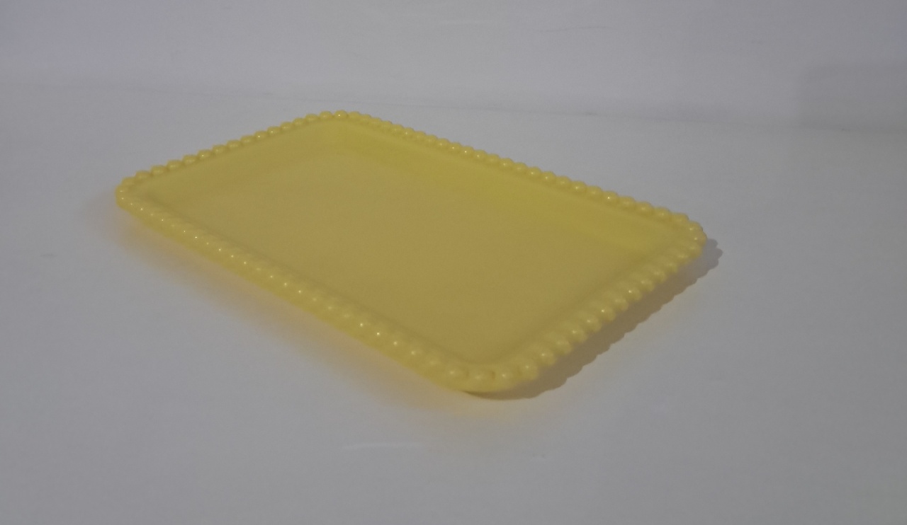 Bandeja Retangular Pérola Amarelo Néon  - Olivete Filgueira