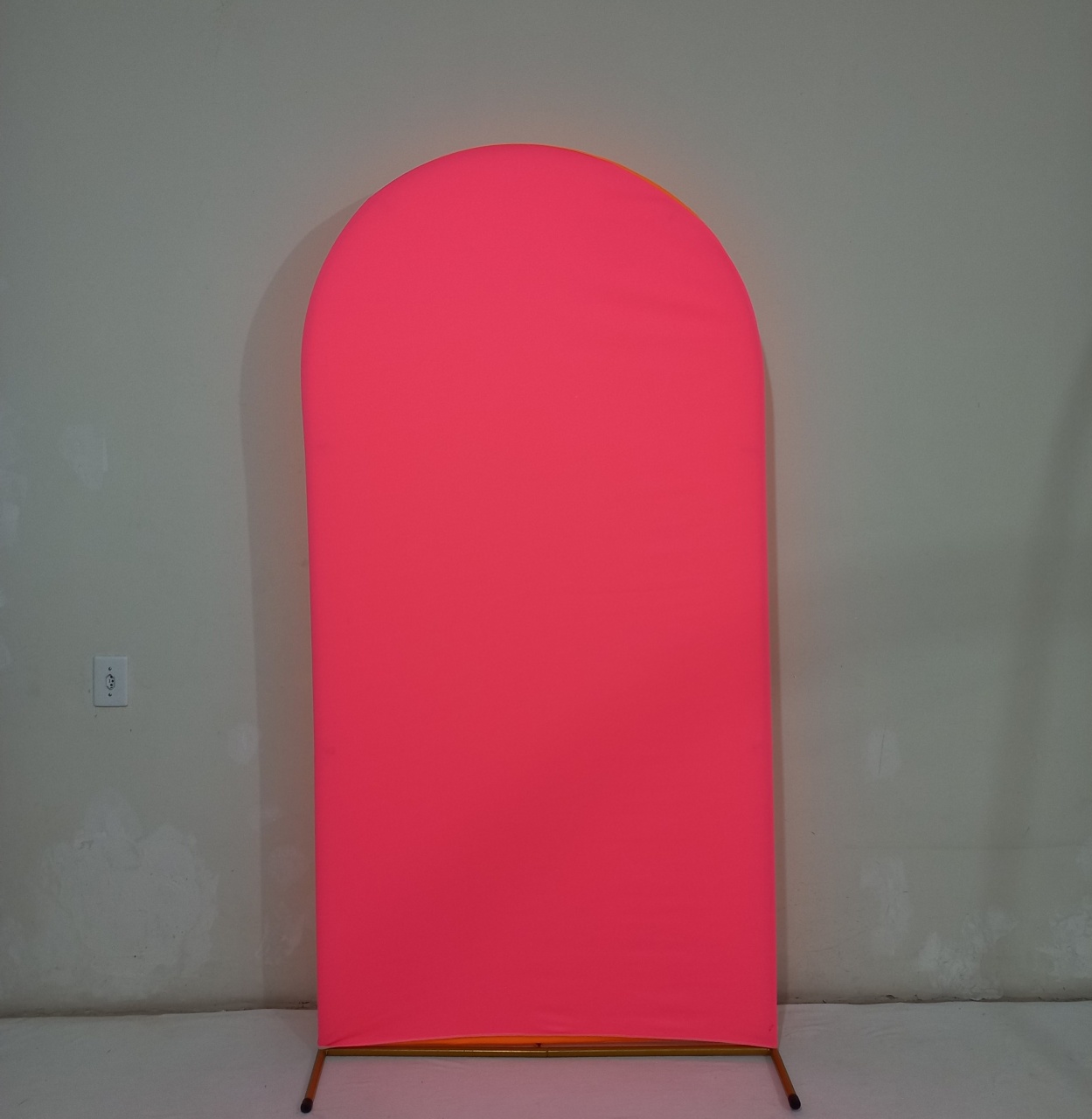 Painel Romano Pink Neon - Olivete Filgueira