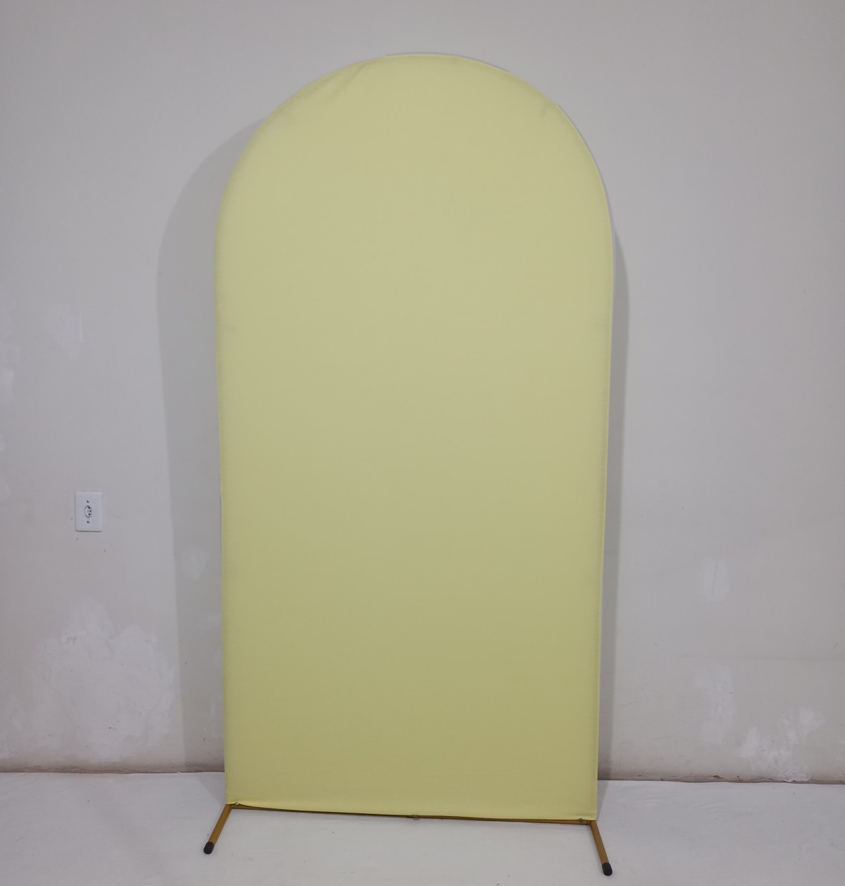 Capa Painel Romano Amarelo Bebê  - Olivete Filgueira