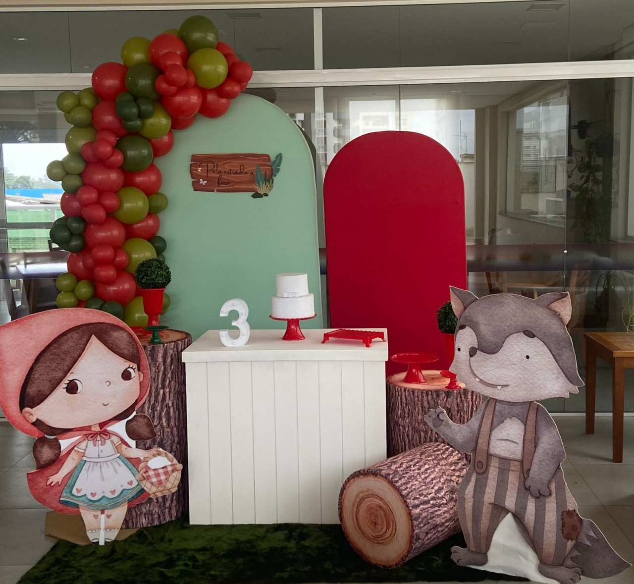 Chapéuzinho Vermelho - Festerê Pegue e Monte 