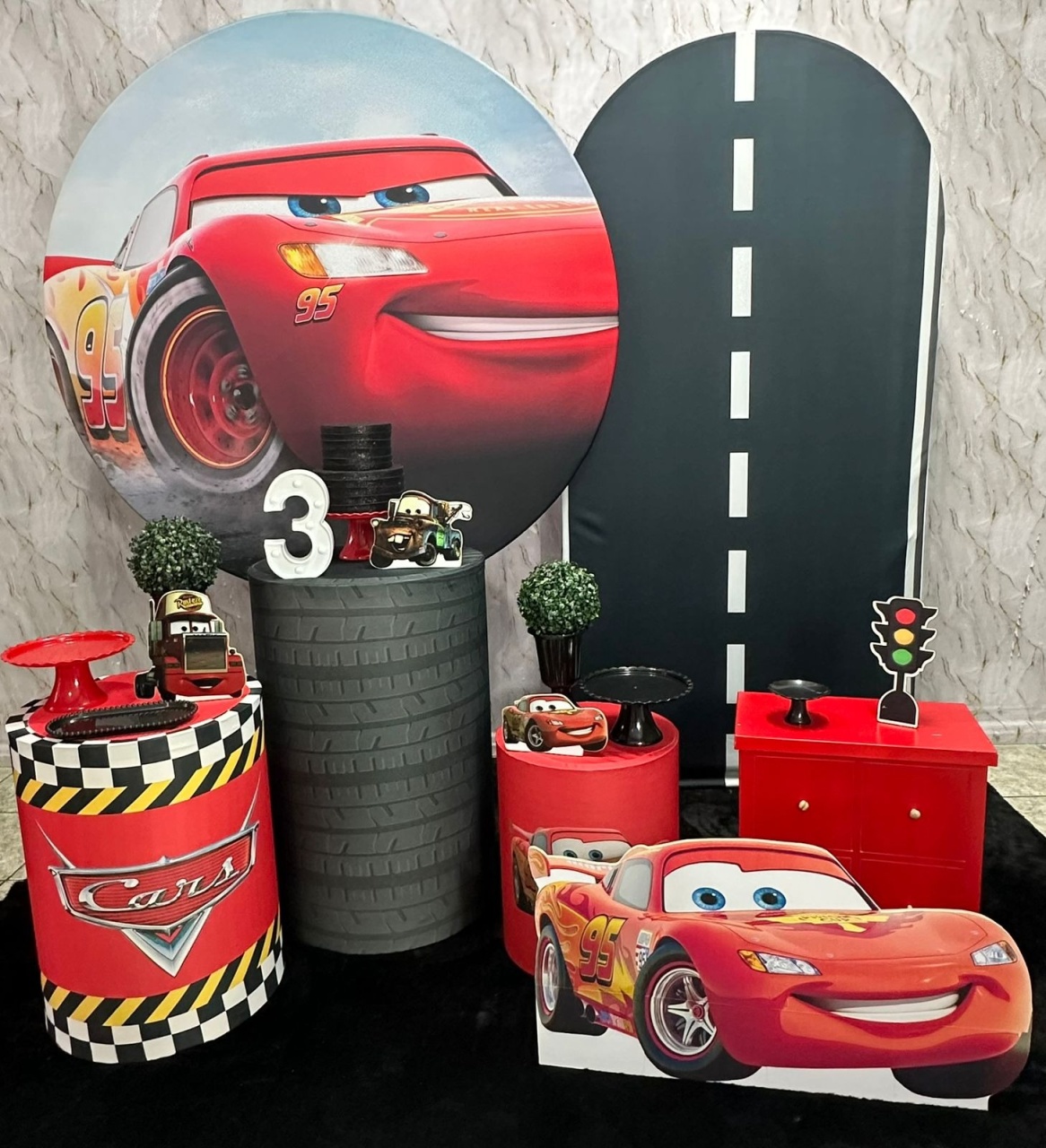 Carros/ Mcqueen 1 Com Romano  - Festerê Pegue e Monte 