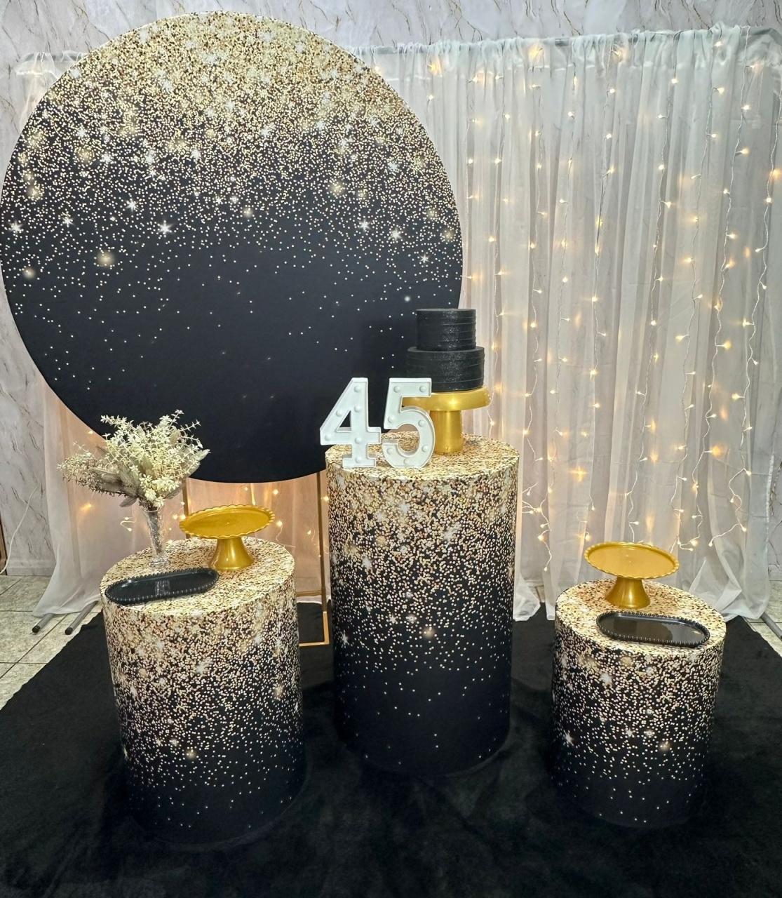 Preto Com Efeito Glitter E Cortina Led  - Festerê Pegue e Monte 