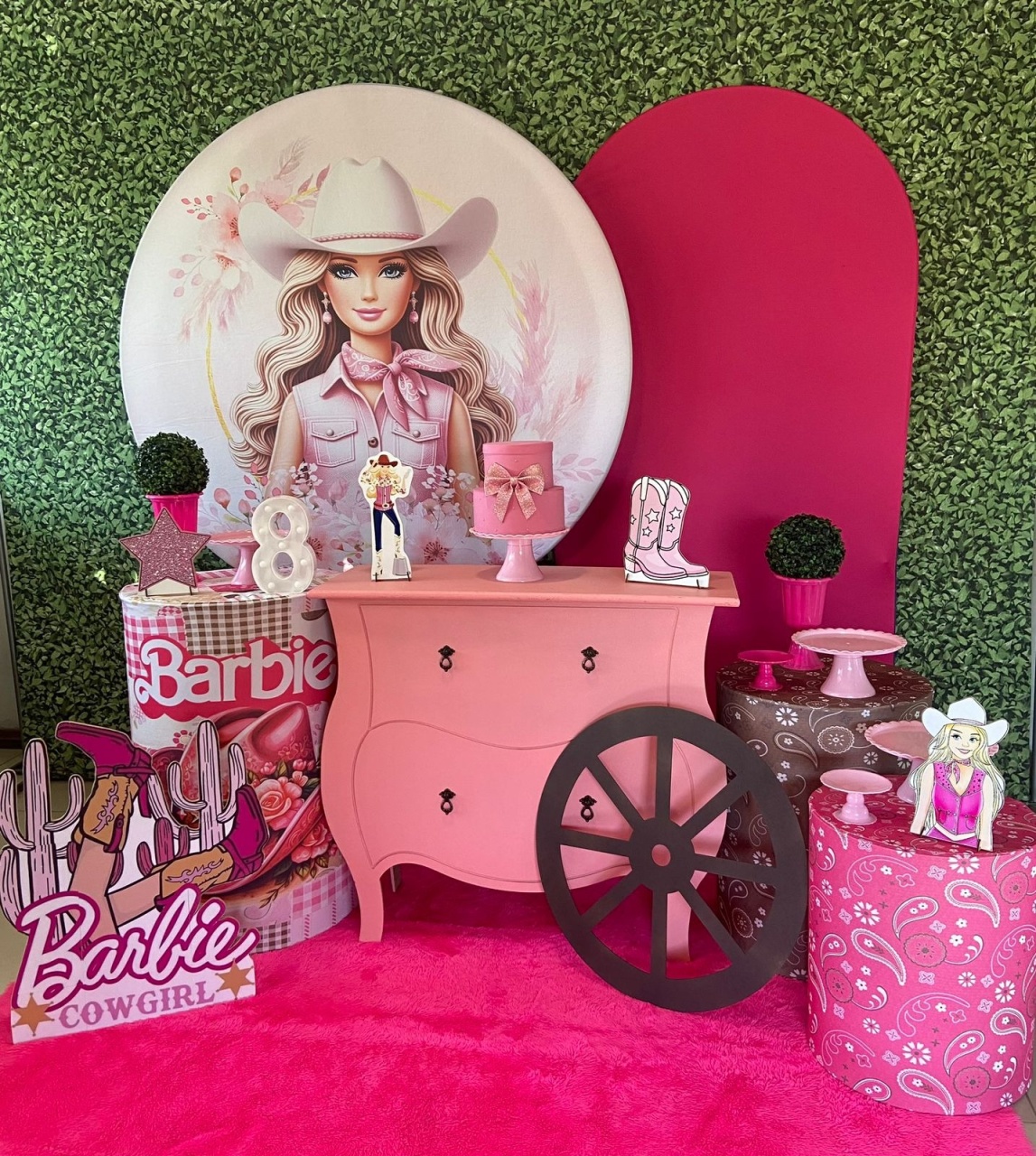 Barbie Boiadeira Com Romano E Armário  - Festerê Pegue e Monte 