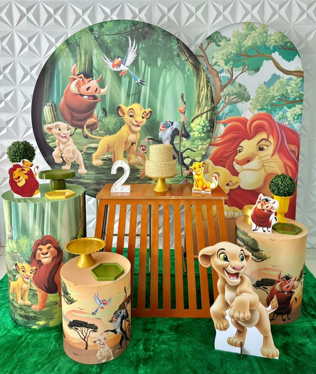Rei Leão Com Romano E Mesa - Festerê Pegue e Monte 