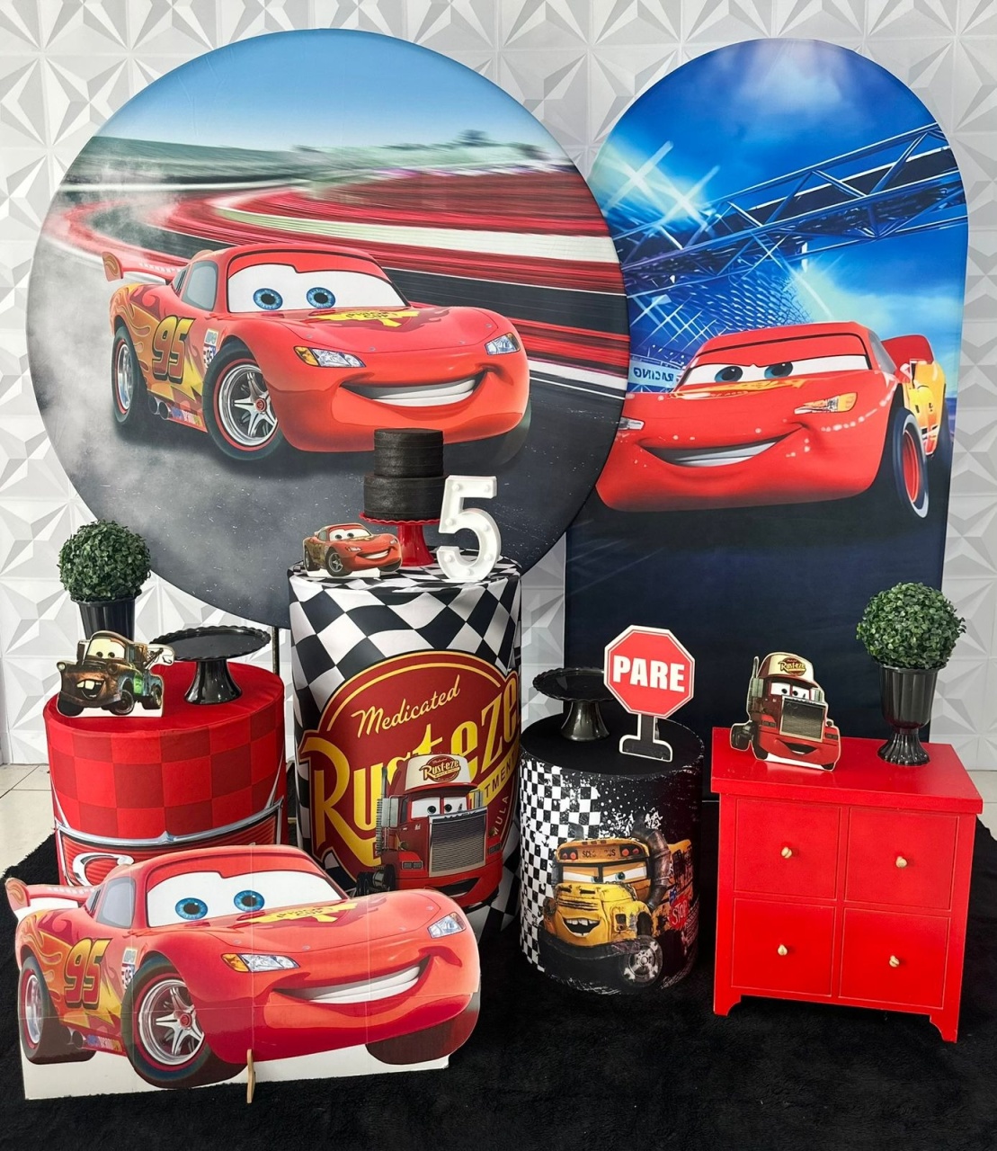 Carros/ Mcqueen 2 Com Romano - Festerê Pegue e Monte 