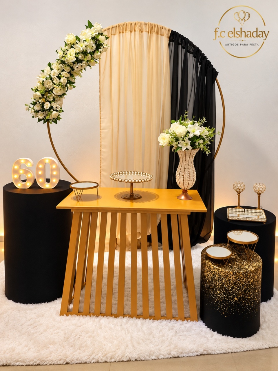 Cenário Luxo Preto/Dourado. - f.celshaday artigos para festa.