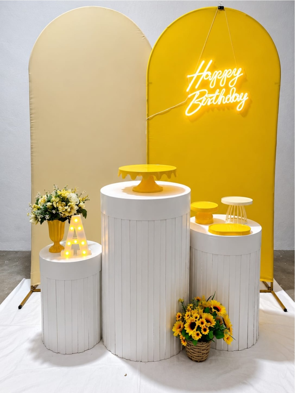 Cenário Amarelo 001 - f.celshaday artigos para festa.