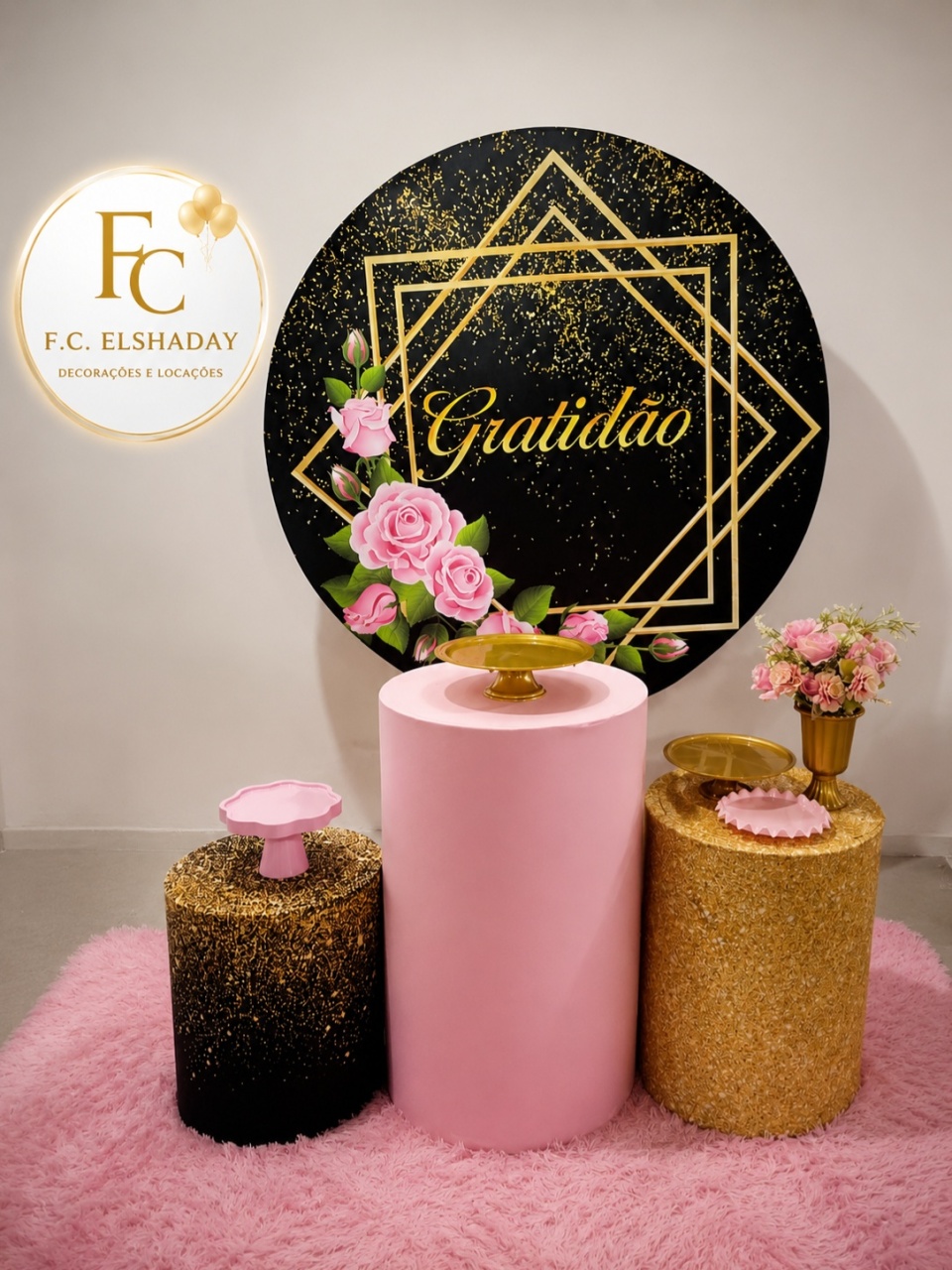 Cenário Gratidão Rosa E Dourado. - f.celshaday artigos para festa.