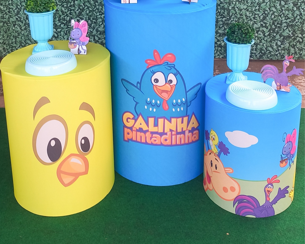 Tecido Capa de Cilindro Galinha Pintadinha - Silmara Decorações 