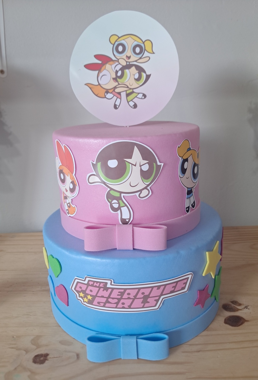 Bolo Cenográfico Meninas Super Poderosas  - Silmara Decorações 