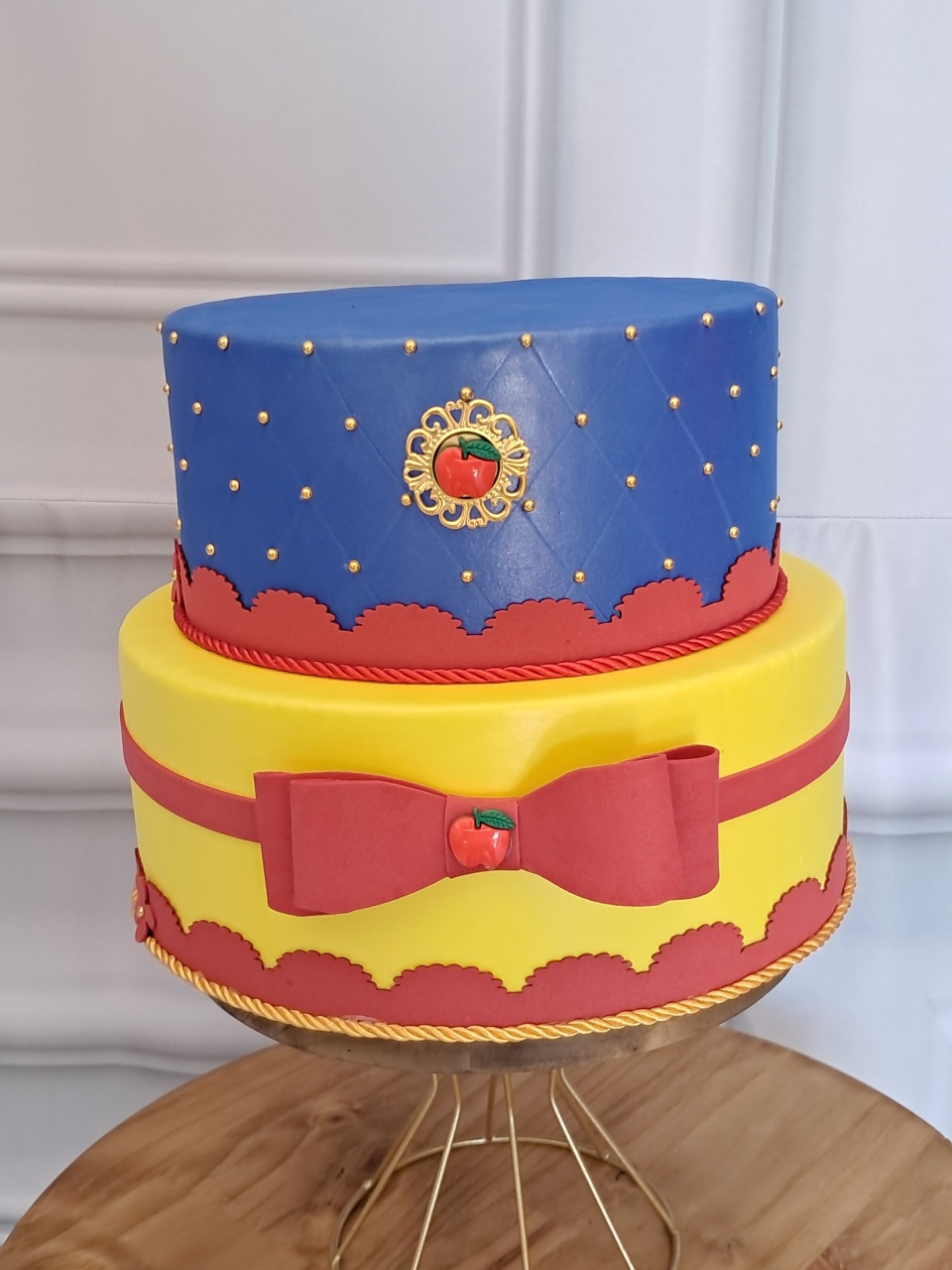 Bolo Cenográfico Branca de Neve - Silmara Decorações 