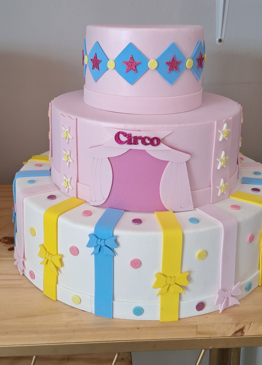 Bolo Cenografico Circo Rosa - Silmara Decorações 