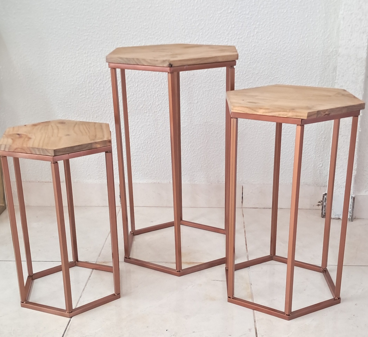 Trio de Mesas Sextavada - Silmara Decorações 