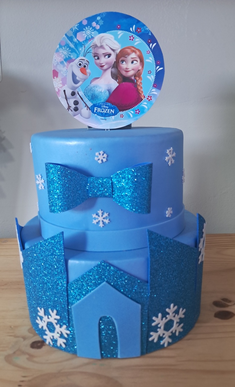 Bolo Cenográfico Frozen - Silmara Decorações 