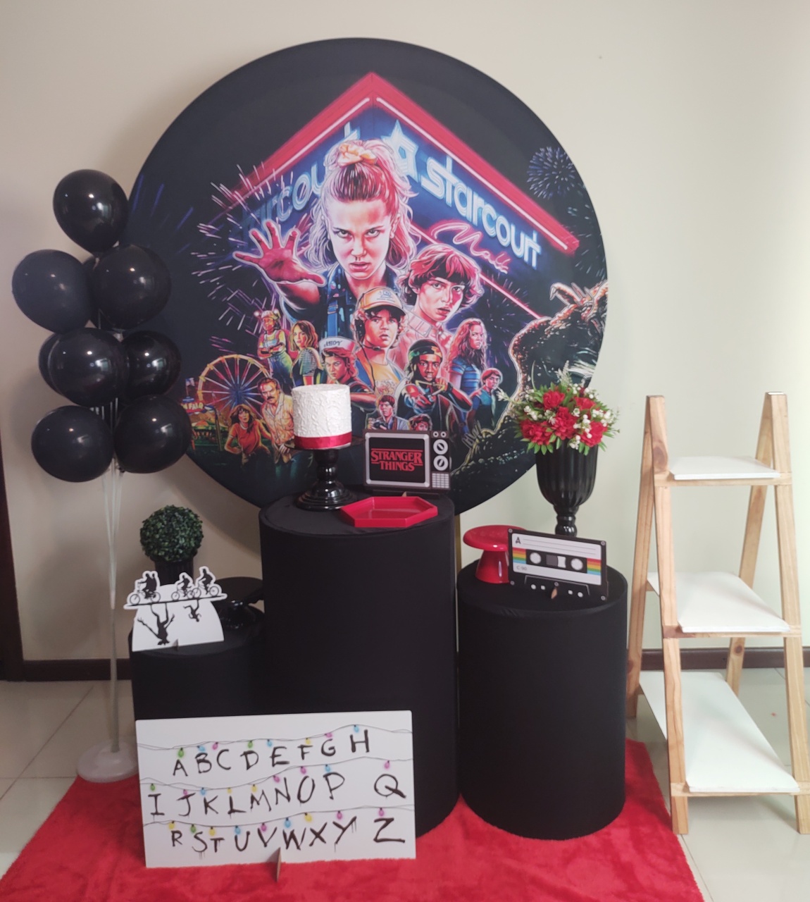 Stranger Things Kit 2 - Senhora Pig Pegue e Monte 