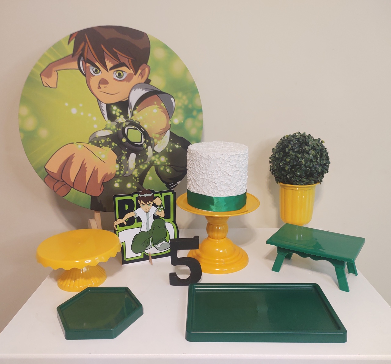 Kit Ben 10 - Senhora Pig Pegue e Monte 