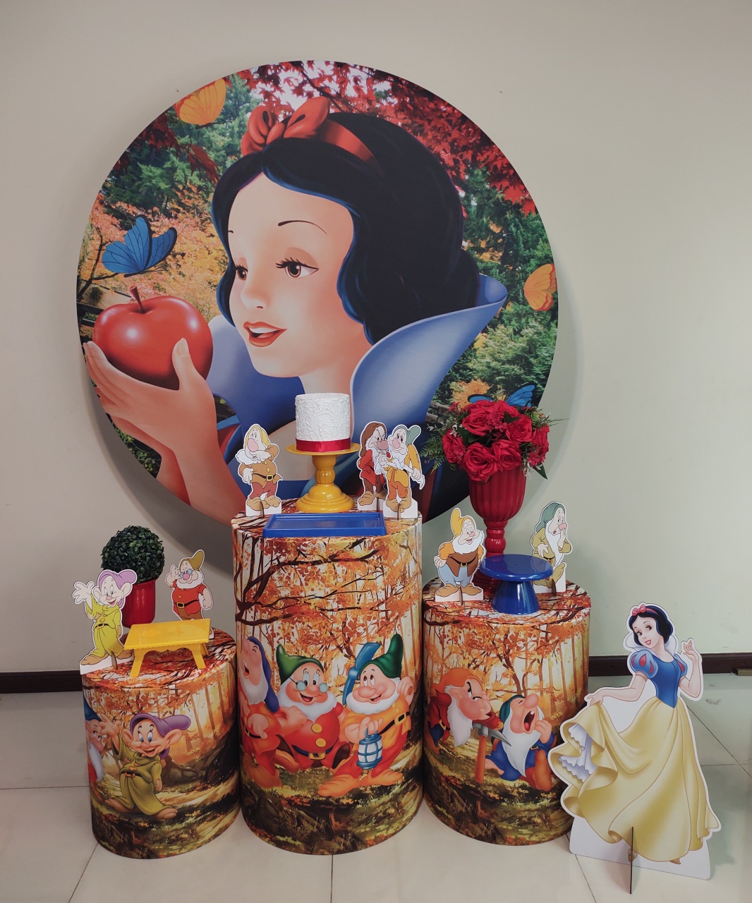 Branca de Neve E Os Sete Anões Kit 1 - Senhora Pig Pegue e Monte 