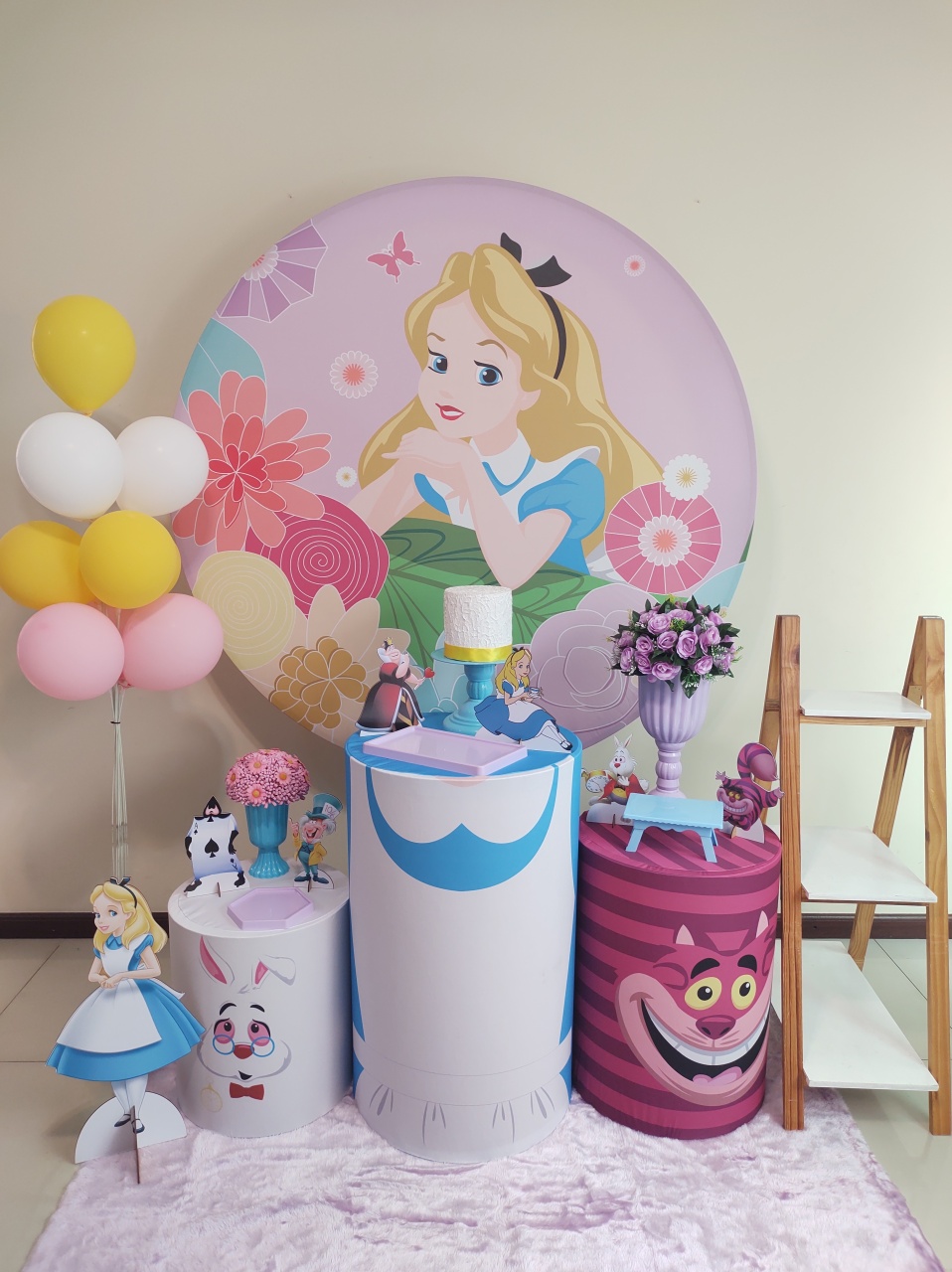 Alice No País das Maravilhas Kit 2 - Senhora Pig Pegue e Monte 