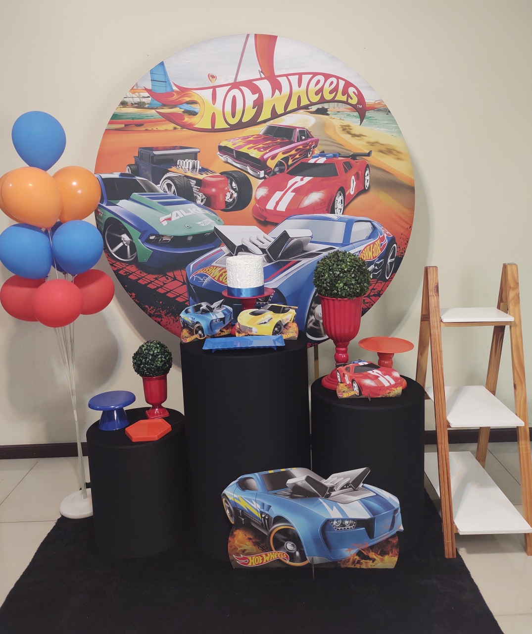 Hot Wheels Kit 2 - Senhora Pig Pegue e Monte 
