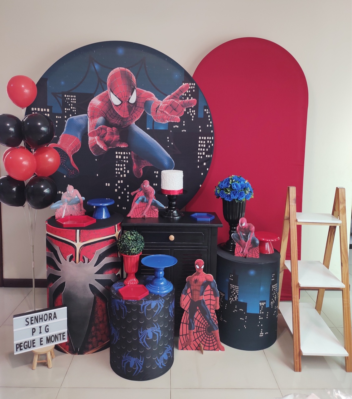 Homem Aranha Kit 3 - Senhora Pig Pegue e Monte 