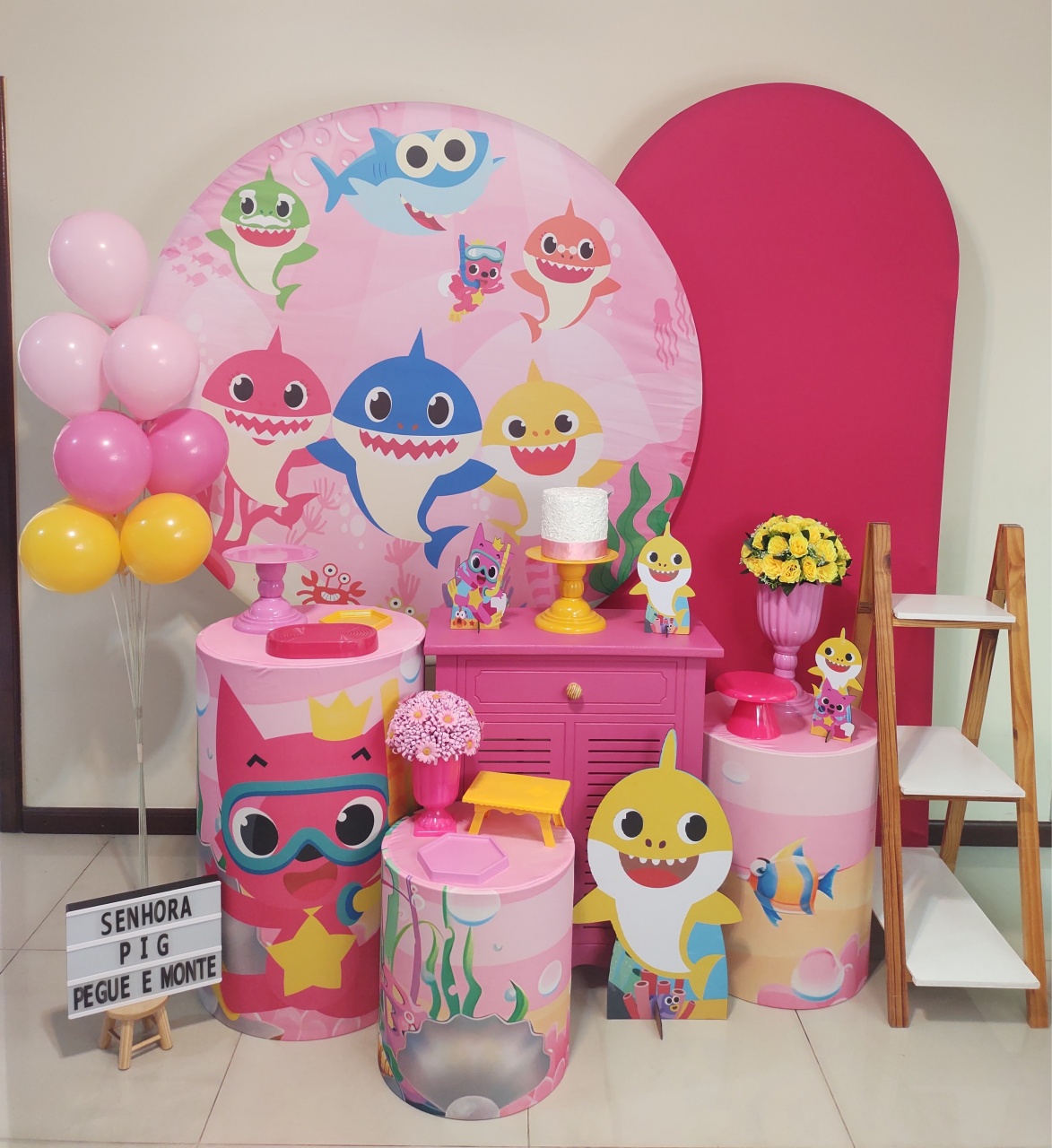 Baby Shark Meninas Kit 3 - Senhora Pig Pegue e Monte 