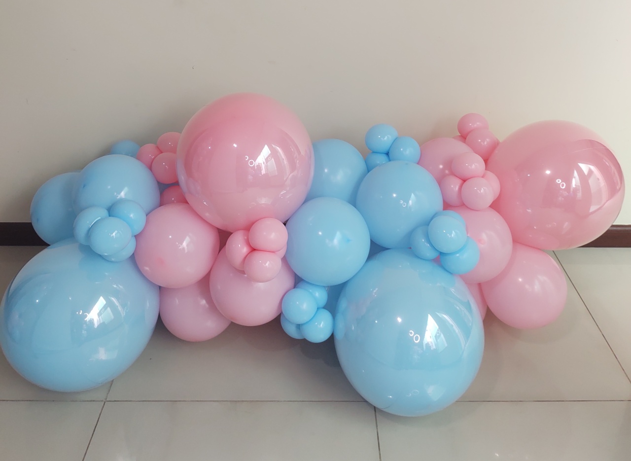 Arco Orgânico Com Bolhas Encapsuladas Rosa E Azul - Senhora Pig Pegue e Monte 