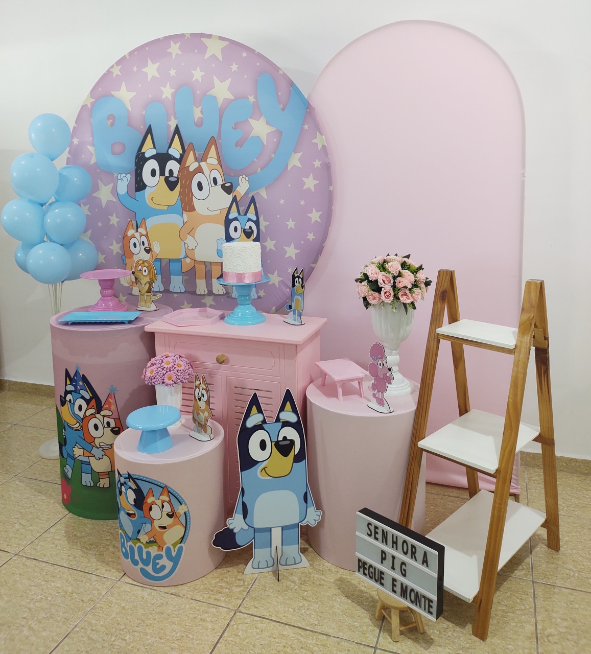 Bluey Menina Kit 3 - Senhora Pig Pegue e Monte 
