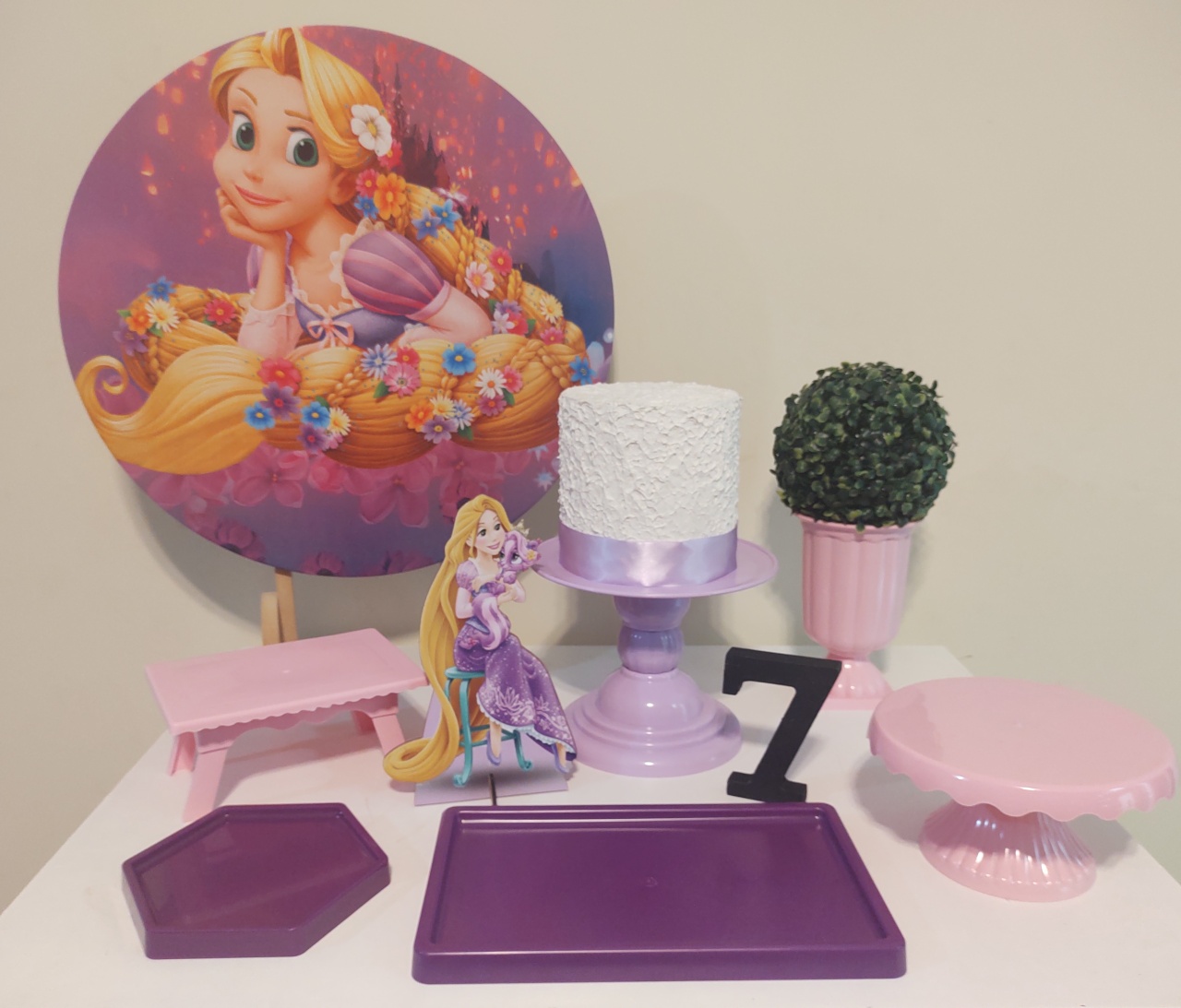 Kit Rapunzel (Enrolados) - Senhora Pig Pegue e Monte 