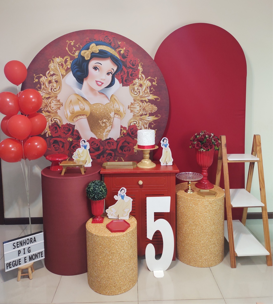 Branca de Neve Kit 3 - Senhora Pig Pegue e Monte 