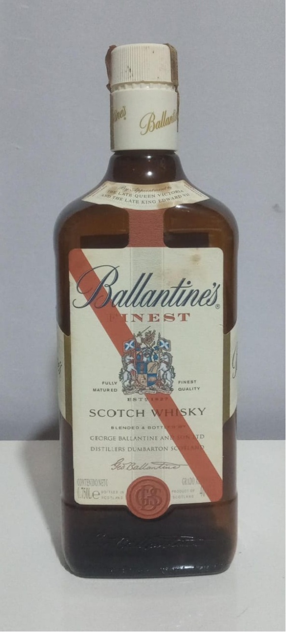 Garrafa de Licor Ballantine's (Boteco) - RM Festas