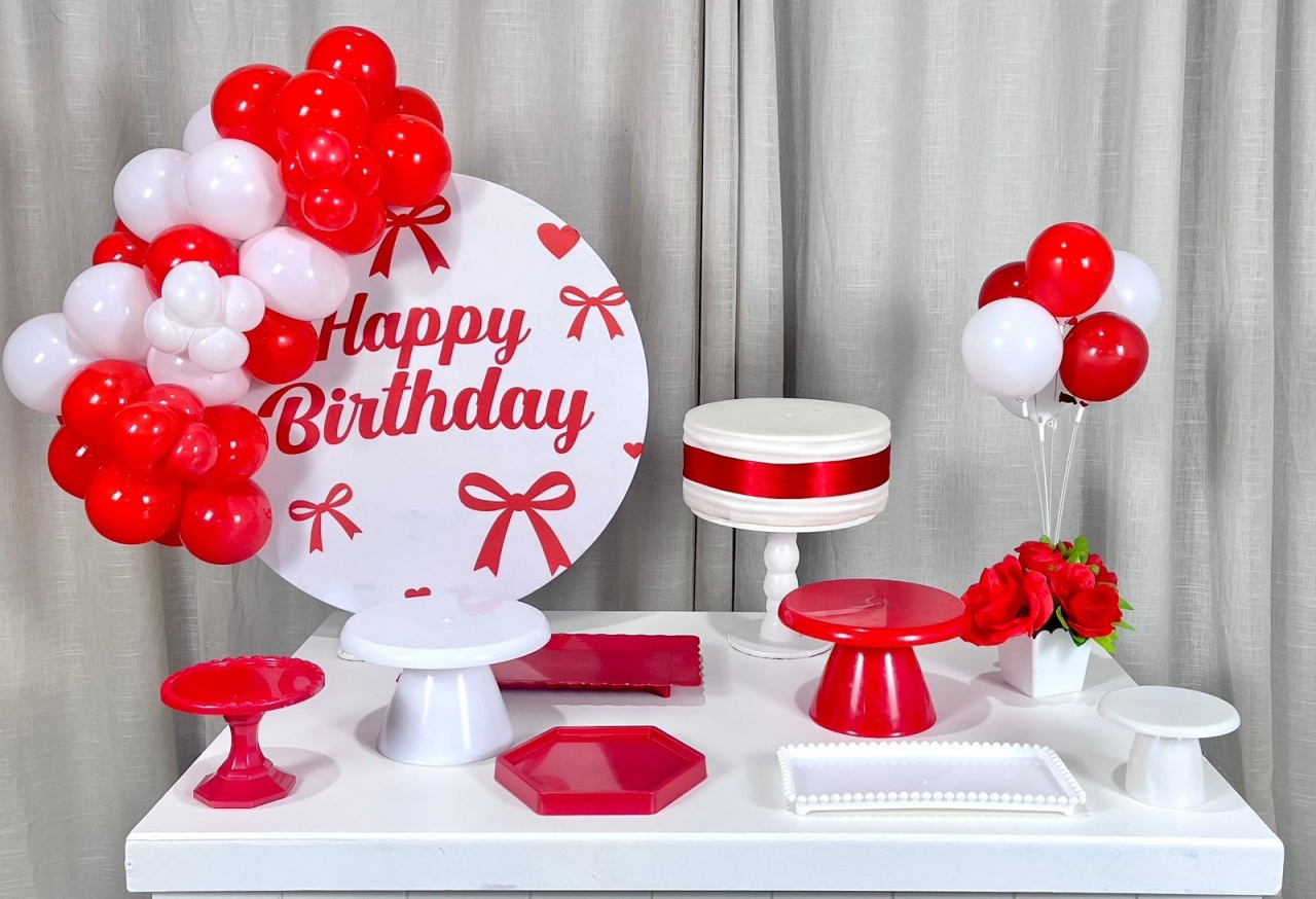 Kit Mesa Com Balão - Happy Birthday 12 - É Só Um Bolinho Locações 