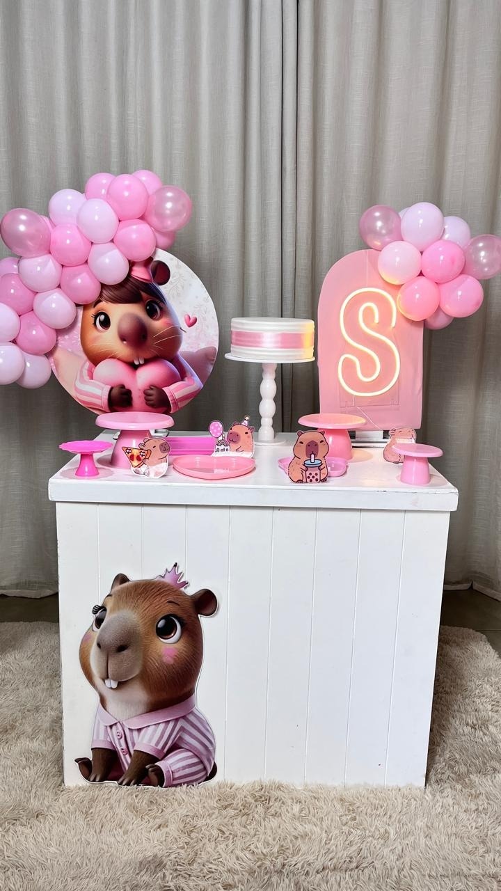 Kit Mini Festa Basic Com Balão - Capivara  - É Só Um Bolinho Locações 