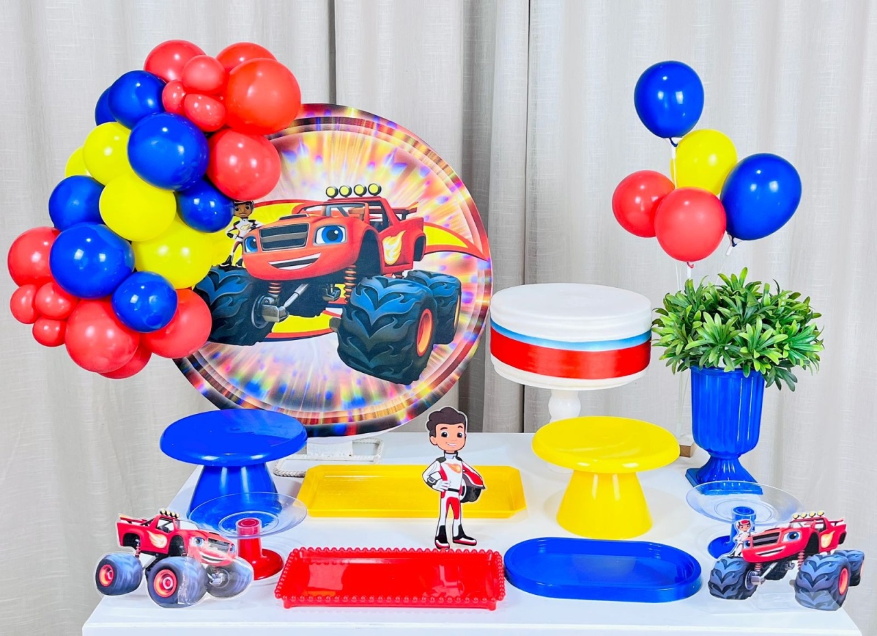 Kit Mesa Com Balão - Blazer  - É Só Um Bolinho Locações 