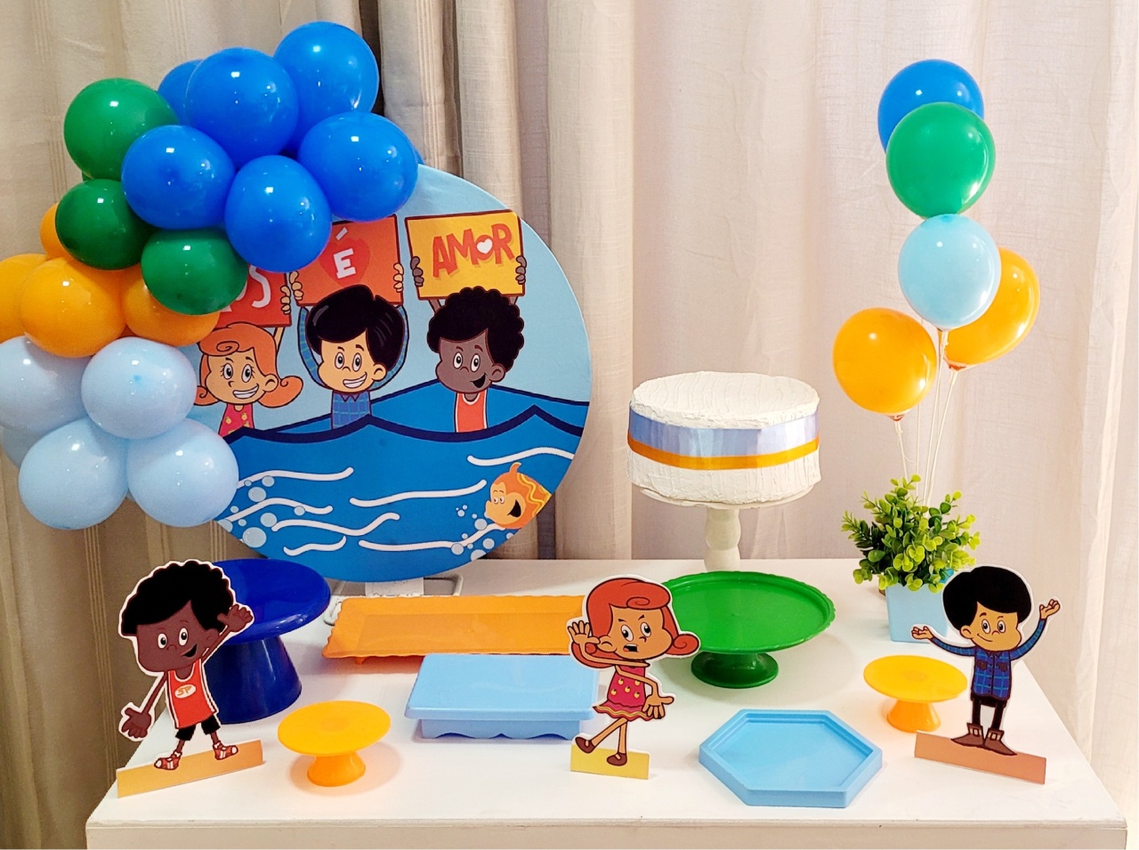 Kit Mesa Com Balão -  3 Palavrinhas  - É Só Um Bolinho Locações 