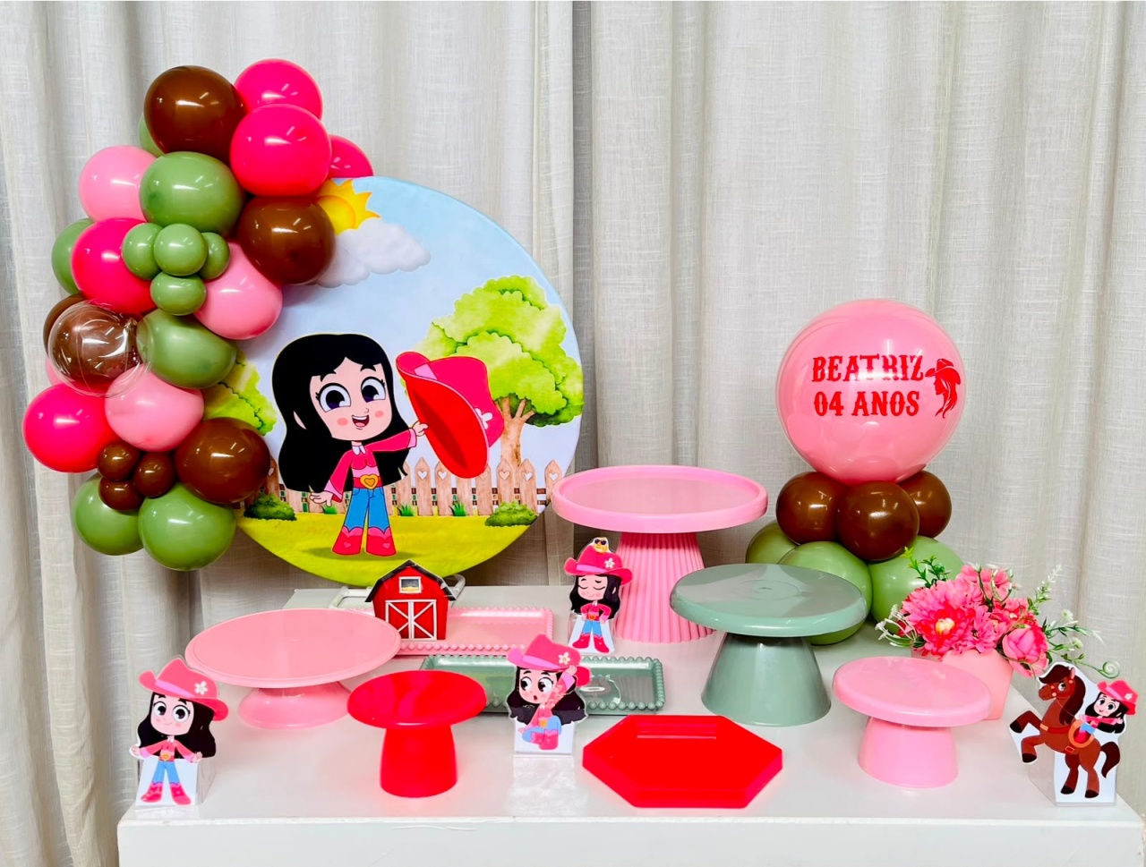 Kit Mesa Com Balão- Boiadeirinha - É Só Um Bolinho Locações 