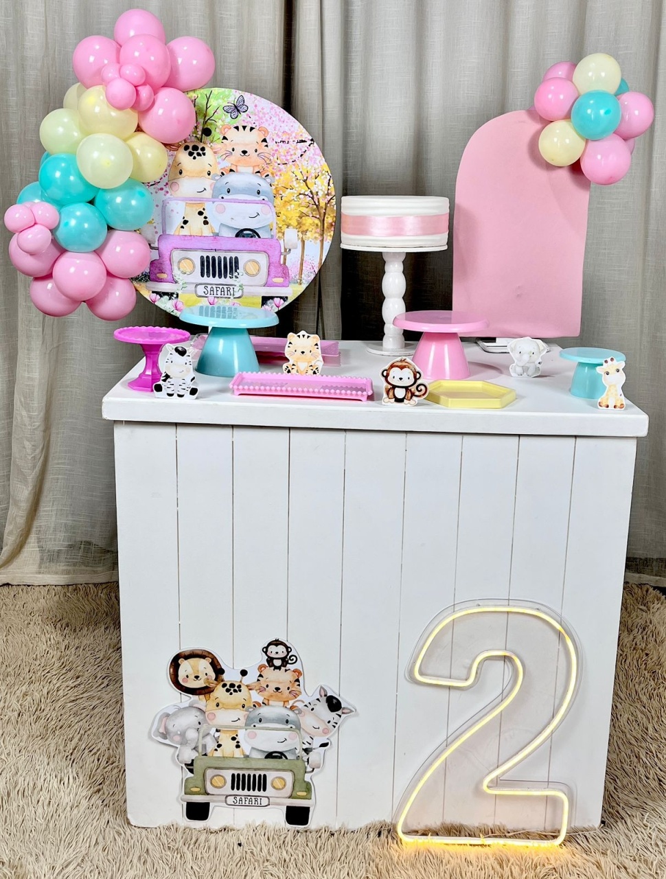 Kit Mini Festa Basic Com Led - Safari  - É Só Um Bolinho Locações 
