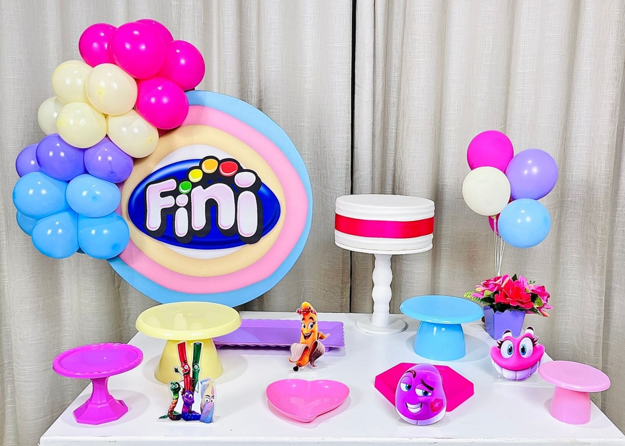Kit Mesa Com Balão -  Fini - É Só Um Bolinho Locações 