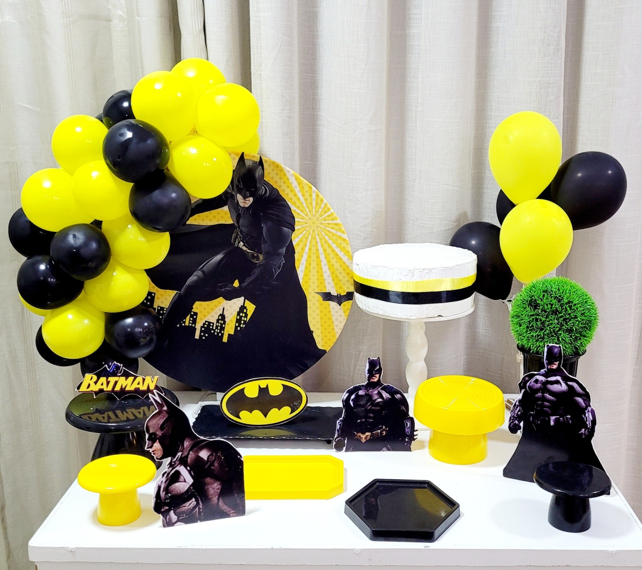 Kit Mesa Com Balão - Batman - É Só Um Bolinho Locações 