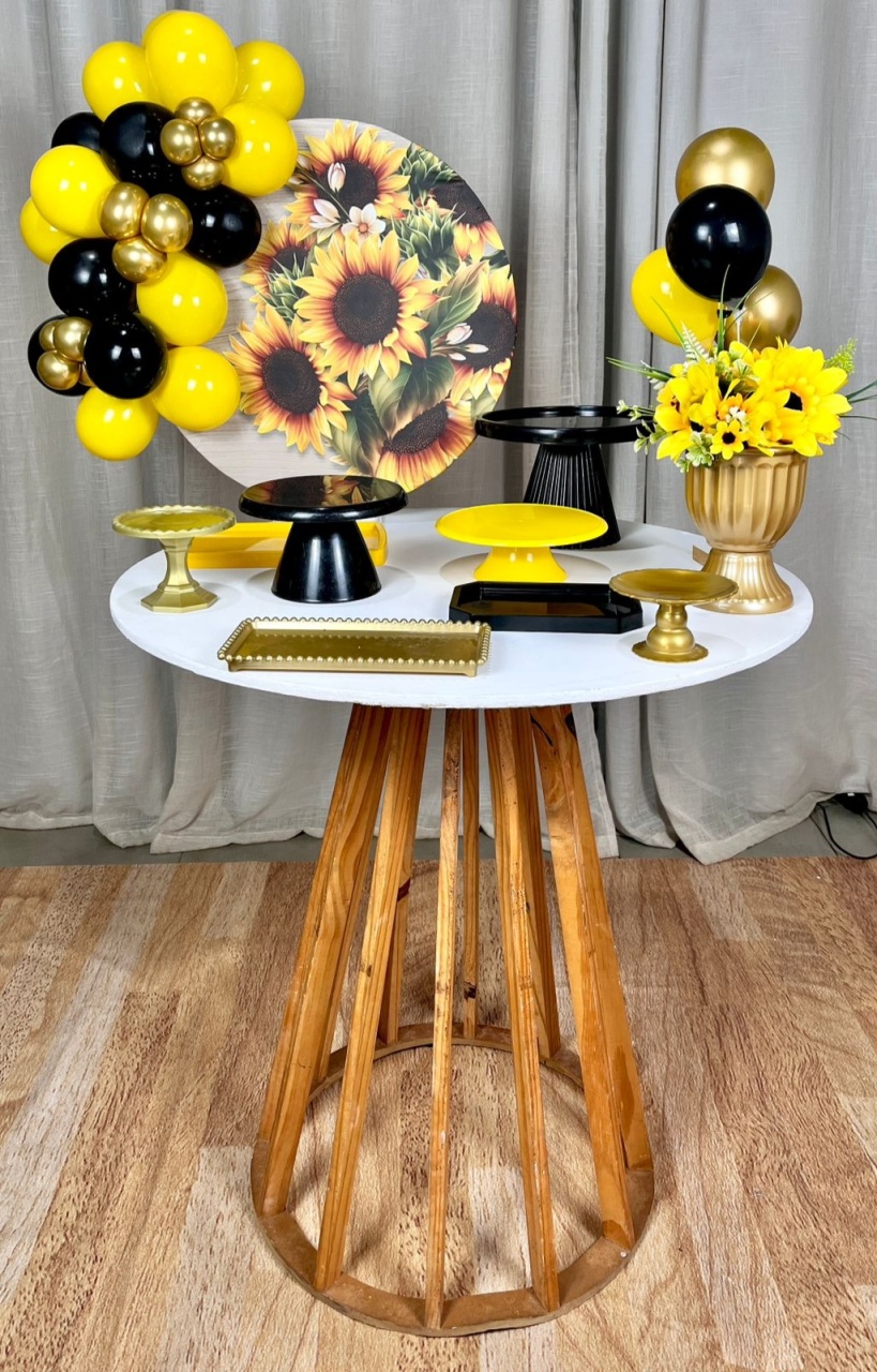 Kit Composto Com Balão -  Girassol  - É Só Um Bolinho Locações 