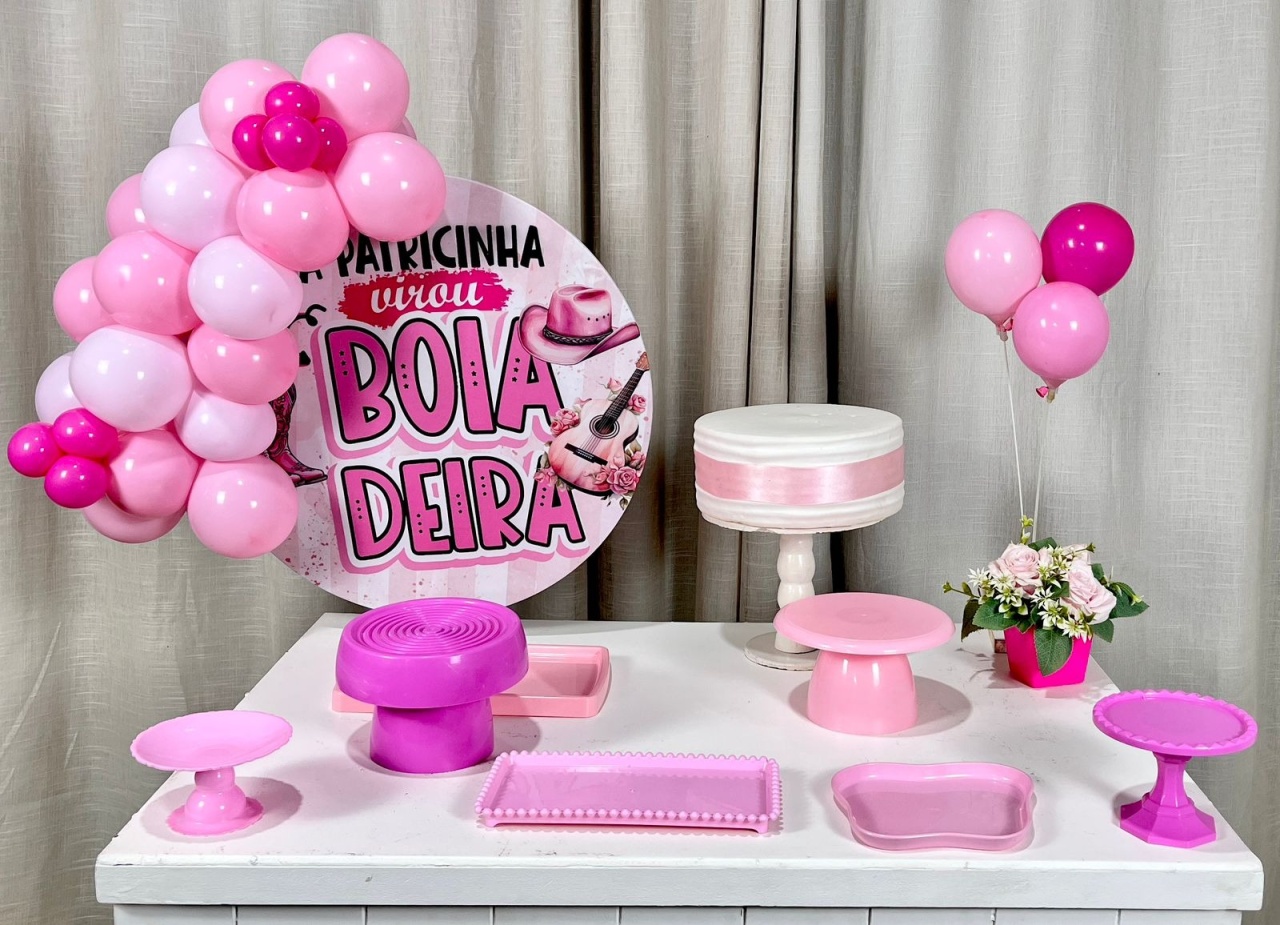 Kit Mesa Com Balão - Ana Castela 4 - É Só Um Bolinho Locações 