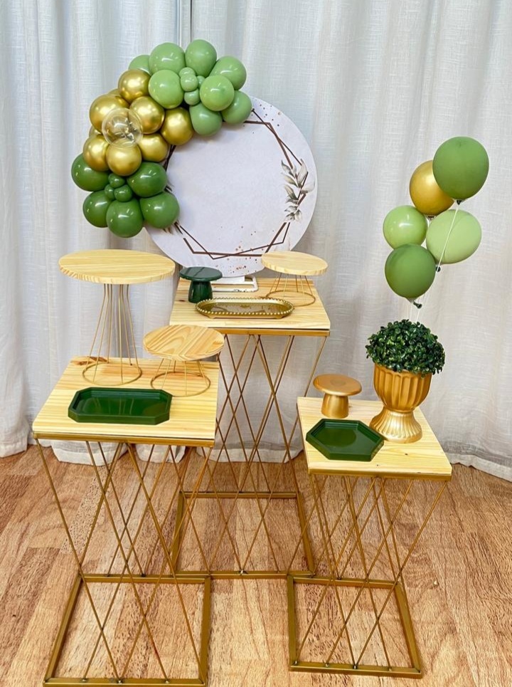 Kit Composto Com Balão - Flores + Metalizado. - É Só Um Bolinho Locações 