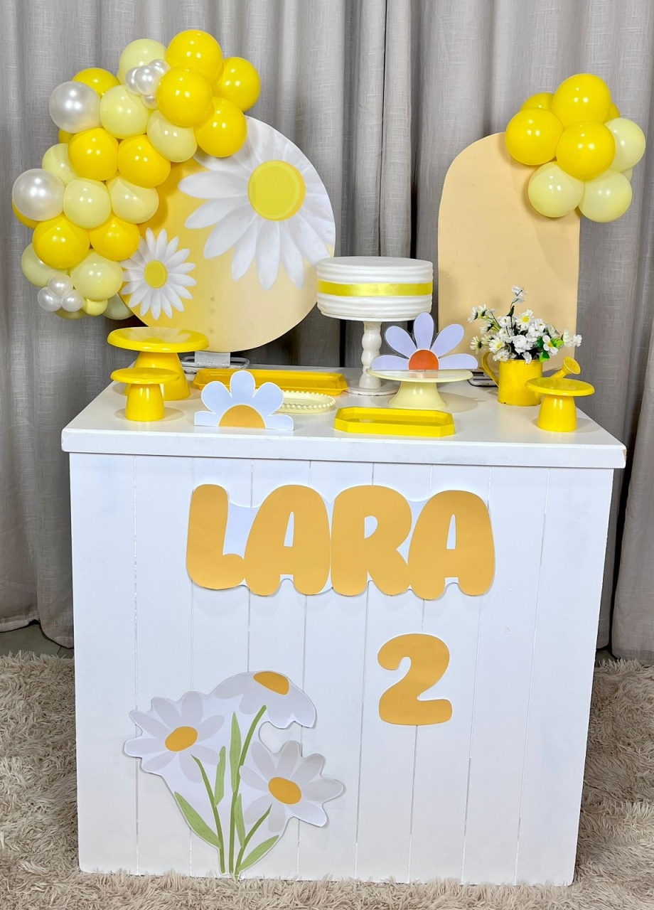 Kit Mini Festa Basic Com Balão - Margaridas 2 - É Só Um Bolinho Locações 