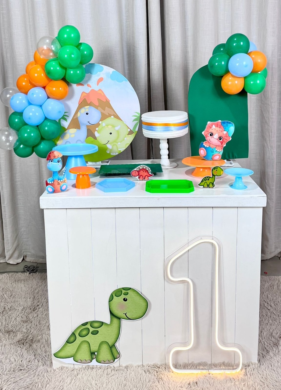 Kit Mini Festa Basic Com Balão - Dino Baby  - É Só Um Bolinho Locações 